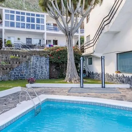 Apartment Coastal Vista: Retreat In Nature