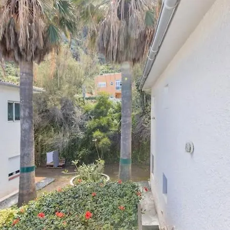 Coastal Vista: Retreat In Nature Apartment Bajamar (La Laguna)