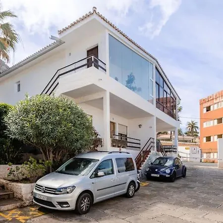 Coastal Vista: Retreat In Nature Apartment Bajamar (La Laguna)